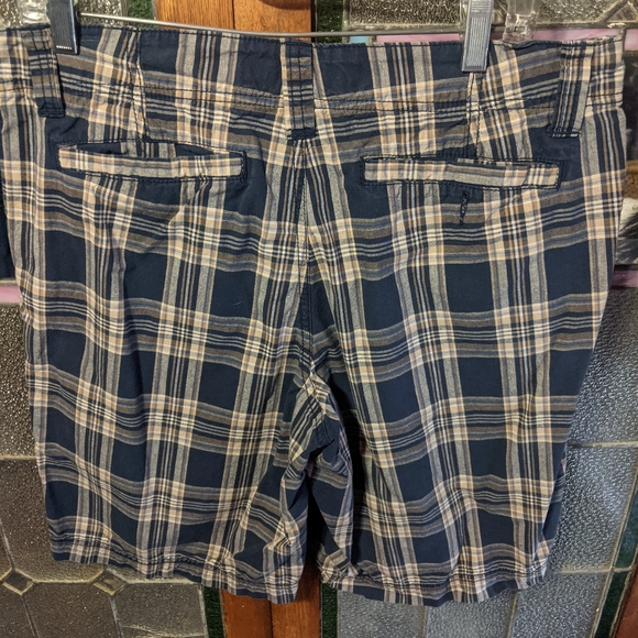 Old Navy Plaid Shorts - Picture 3 of 3
